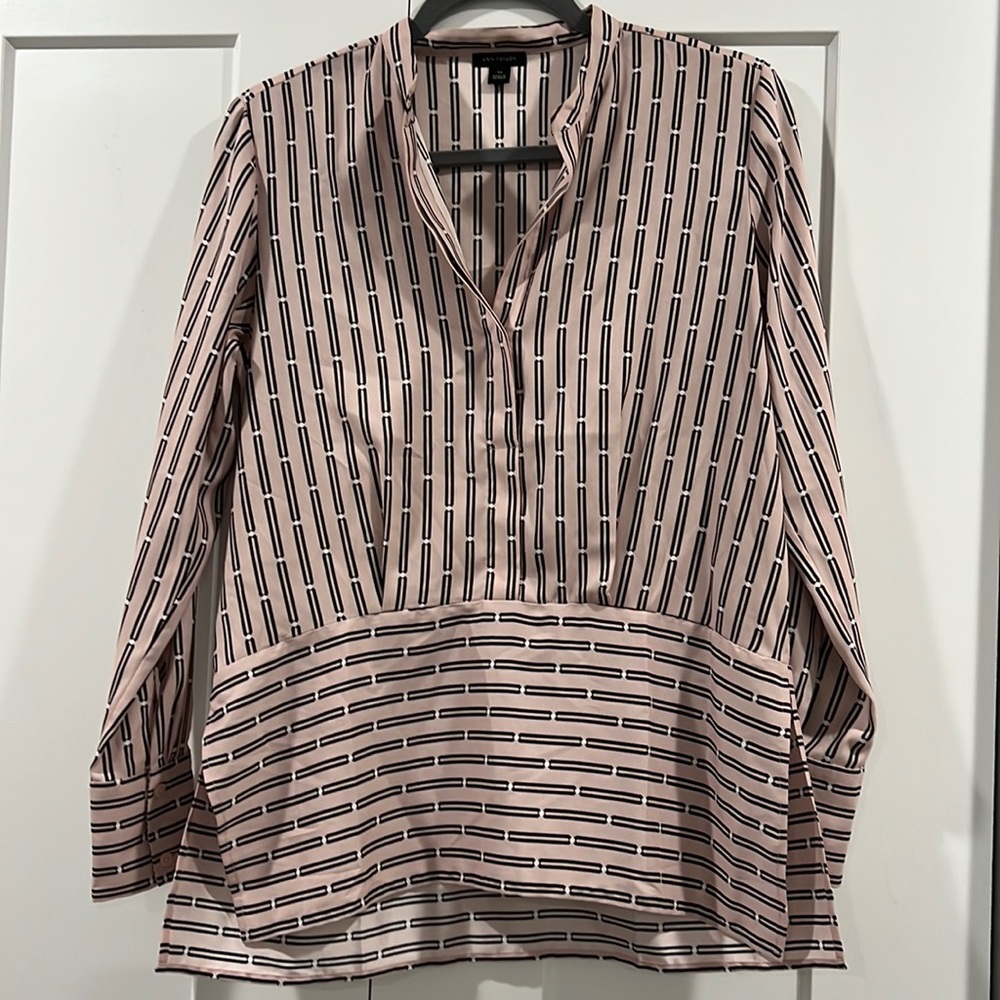 Ann Taylor XS Light Shell Pink Black Bamboo Chain Print Tunic Career Blouse